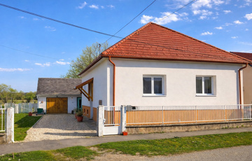Eladó családi ház