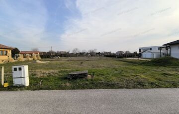 Eladó telek/földterület