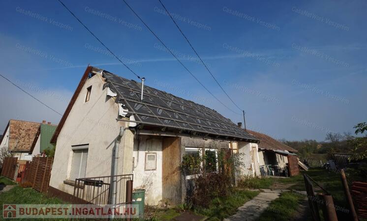 Berhida kicsi felújítandó ház                                 