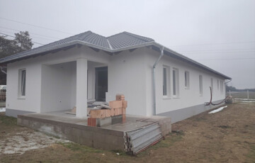 Eladó családi ház