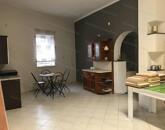 Eladó családi ház műhellyel