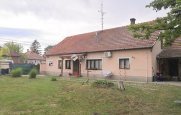 Eladó családi ház