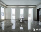 Eladó családi ház Tinnye 120 000 000 Ft