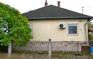 Eladó családi ház