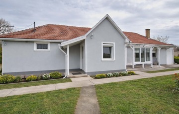 Eladó családi ház