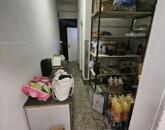 Tata belterületén utcafronti üzlethelyiség eladó