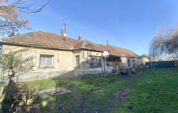 Eladó családi ház