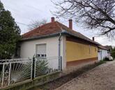 Jásziványban, 92 nm-es, 3 szobás, felújítandó családi ház eladó