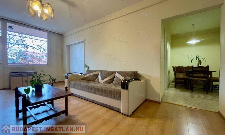 Eladó a belvárosban a Mikszáth K. utcában egy 3 szobás 75m2-es lakás.                                 