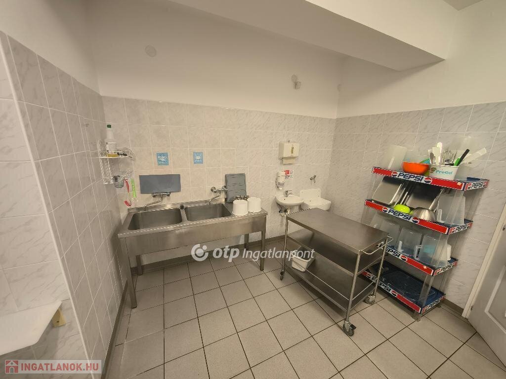 243m² · Üzlethelyiség · 299.000.000 ft