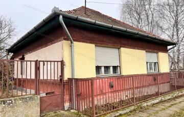 Eladó családi ház