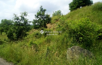 Eladó telek/földterület