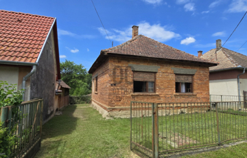 Eladó családi ház