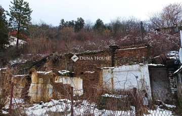 Eladó telek/földterület