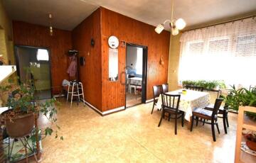 Eladó családi ház