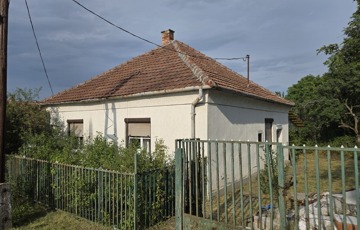 Eladó családi ház
