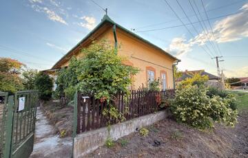 Eladó családi ház