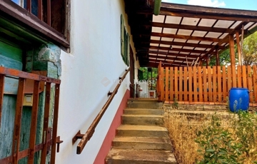 Eladó telek/földterület