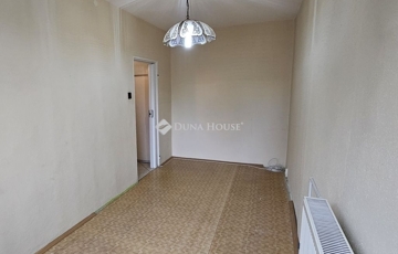 Eladó lakás