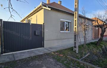 Eladó családi ház