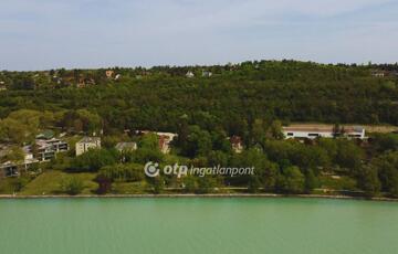 Eladó telek/földterület