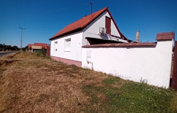 Eladó családi ház