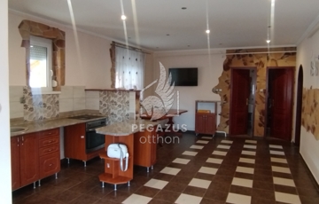 Kiadó családi ház