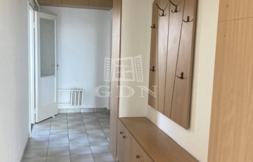 Eladó lakás