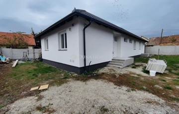 Eladó családi ház