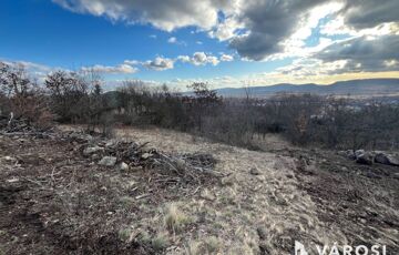 Eladó telek/földterület