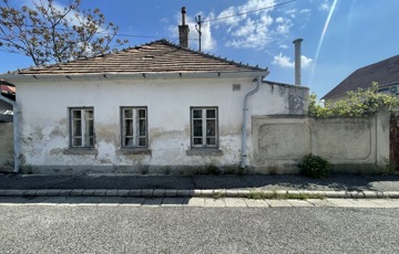 Eladó családi ház