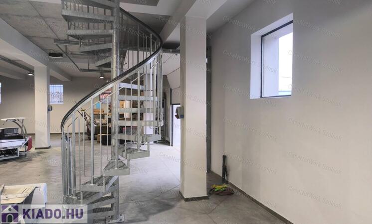 Szolnoki többszintes, 533m2-es ingatlan kiadó!                                 