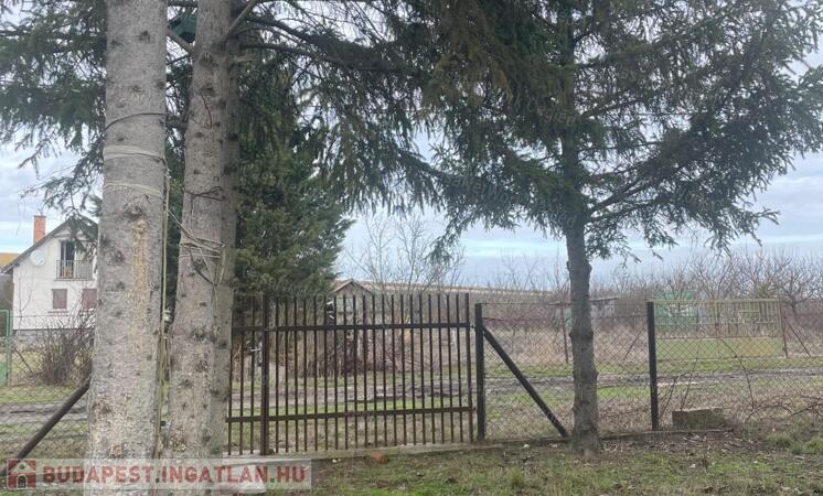 Mihályi-laposon 800 nm-es zártkert eladó                                 