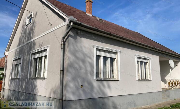 Tágas családi ház Tarnaörsön – gazdálkodásra is alkalmas telekkel!                                 
