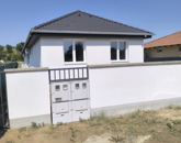 Eladó családi ház Dánszentmiklós 55 000 000 Ft