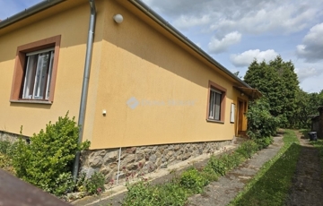 Eladó családi ház