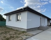 Eladó családi ház Dánszentmiklós 65 000 000 Ft