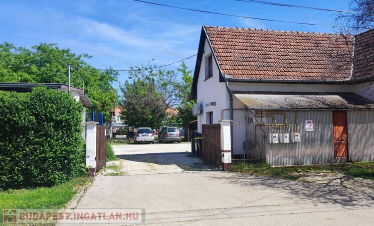 Eladó vendéglátóipari egység, lakóházzal, garázzsal, Szandaszőlősön                                 