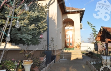 Eladó családi ház