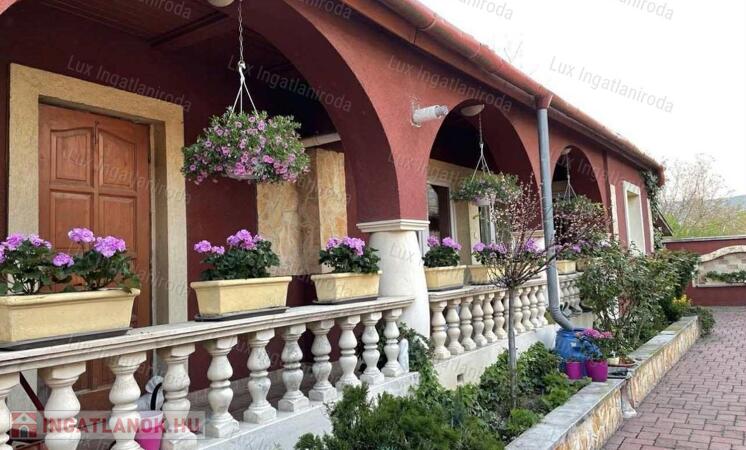Eladó családi ház Piliscsév kedvelt részén!
