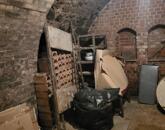 ELADÓ Vértesszőlősön közművesített lakhatásra is alkalmas présház!