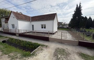 Eladó családi ház