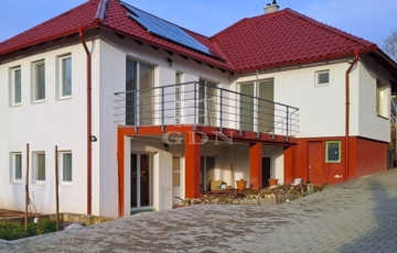 Eladó családi ház