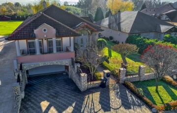 Eladó családi ház