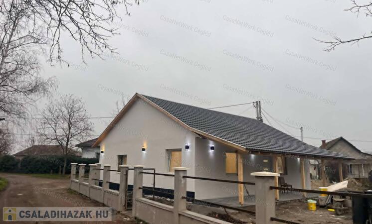 Eladó családi ház Tápiószele                                 