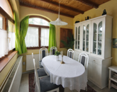 Csend és zöld környezet-parkosított családi áz