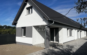 Eladó családi ház