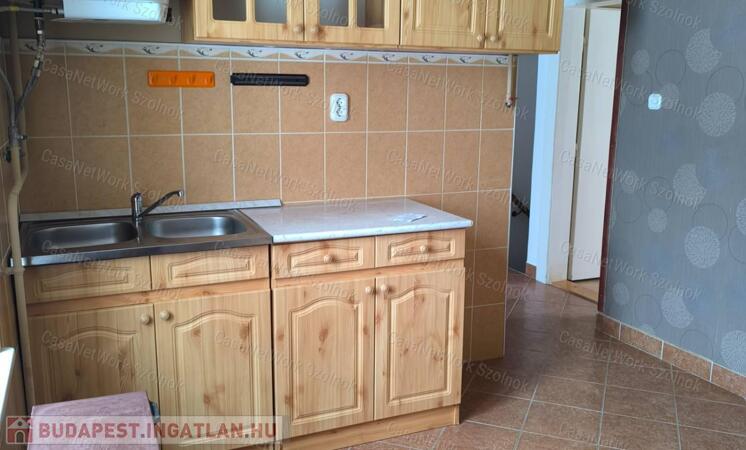 Kiadó Lakás Martfű Központi Részén                                 