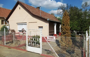 Eladó családi ház