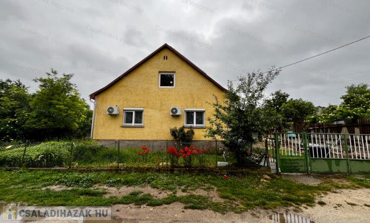 Eladó családi ház Zánkán!                                 